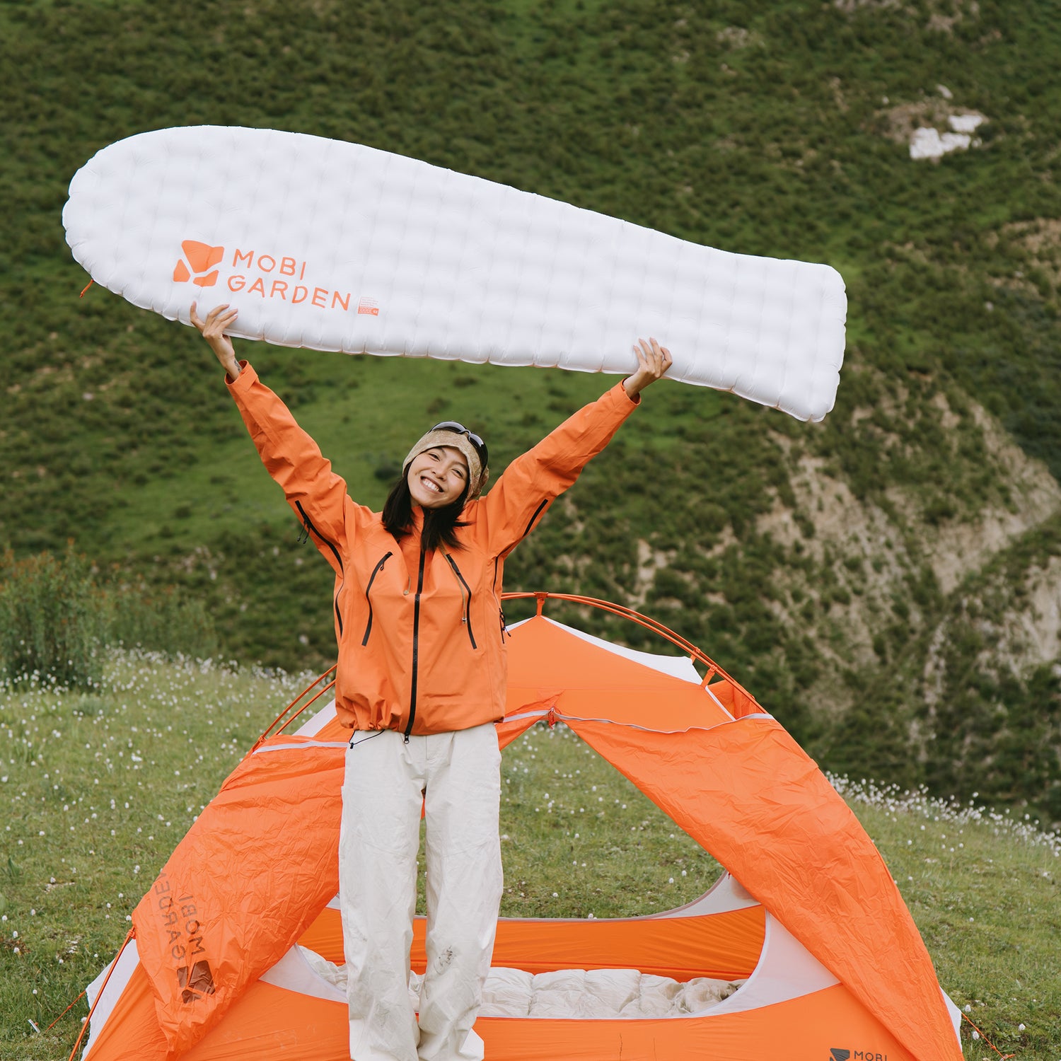 Gennye Pro Insulated Air Sleeping Pad - Mummy Regular - R-Value 3.9