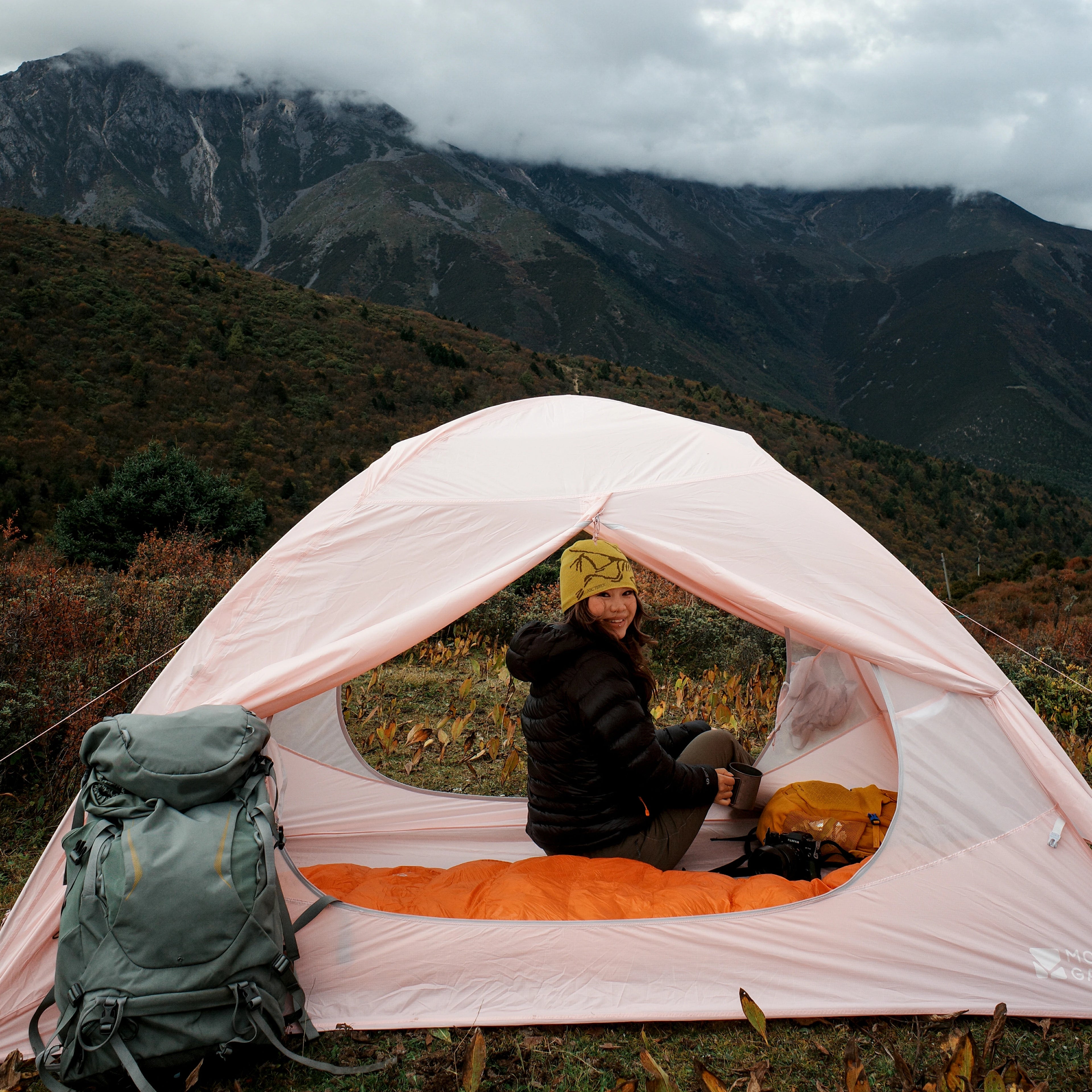 Pink Backpacking Tent, 2-Person Ultralight Freestanding Waterproof 3-Season Tent